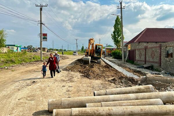 На двух улицах Бишкека ведутся строительные работы - Sputnik Кыргызстан