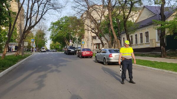 Приднестровье шаарындагы полиция кызматкери - Sputnik Кыргызстан