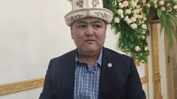 Москвадагы кыргыздар Донбасстагыларга гуманитардык жардам жөнөттү. Видео - Sputnik Кыргызстан