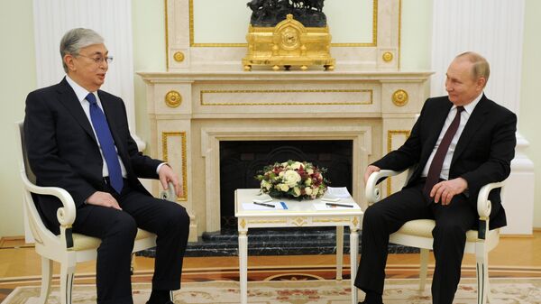 Президент РФ Владимир Путин и президент Казахстана Касым-Жомарт Токаев. Архивное фото - Sputnik Кыргызстан