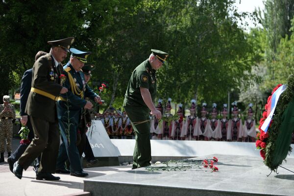 Республика также поставляла продовольствие, обмундирование и боеприпасы - Sputnik Кыргызстан