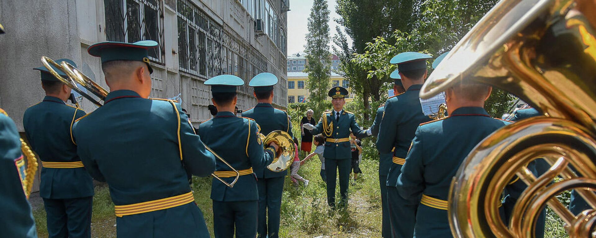 Поздравление ветеранов Великой Отечественной войны в Бишкеке. Архивное фото  - Sputnik Кыргызстан, 1920, 07.05.2024