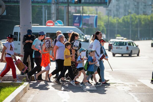 В Бишкеке прошло шествие Бессмертного полка - Sputnik Кыргызстан