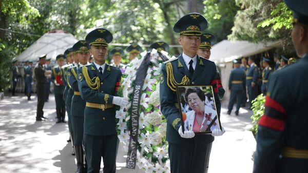 Церемония прощания с блокадницей Ленинграда Анной Кутановой в Бишкеке - Sputnik Кыргызстан