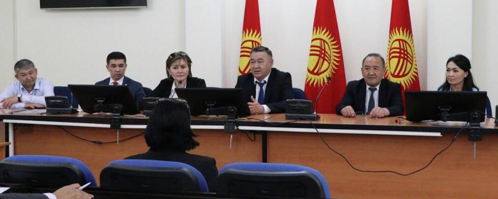 Коллективу Минздрава КР представили нового заместителя министра - Sputnik Кыргызстан, 1920, 12.05.2022