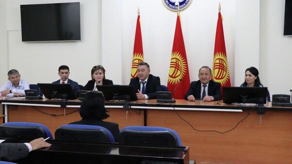 Коллективу Минздрава КР представили нового заместителя министра - Sputnik Кыргызстан