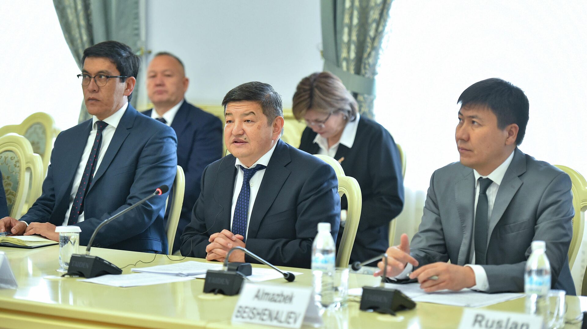 Председатель кабмина Акылбек Жапаров завил, что в 20 городах планируется строительство больниц, отвечающих самым высоким требованиям - Sputnik Кыргызстан, 1920, 12.05.2022
