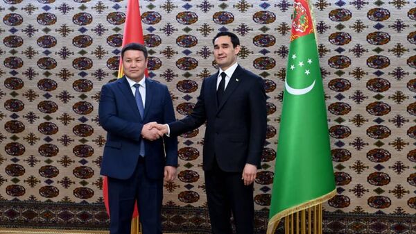  Торага Жогорку Кенеша Талант Мамытов встретился с президентом Туркменистана Сердаром Бердымухамедовым - Sputnik Кыргызстан