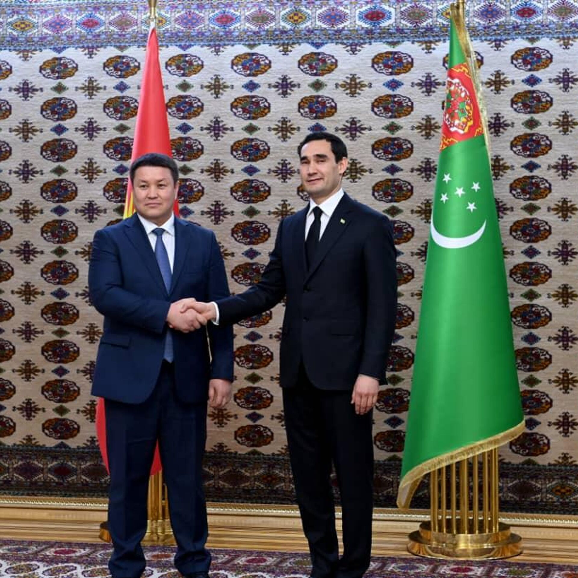 Туркменистан срочные новости. Сердар Бердымухамедов 2022. Жена президента Туркменистана 2022.
