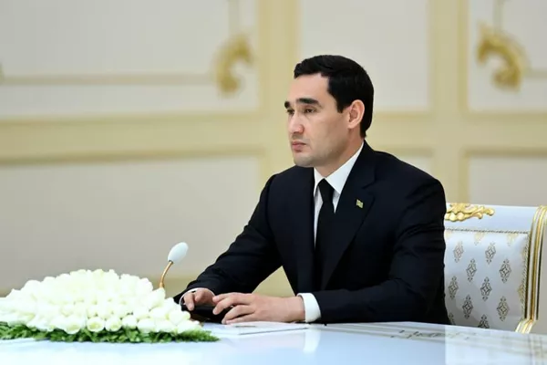Мамытов напомнил, что в июне прошлого года Садыр Жапаров совершил официальный визит в Туркменистан, и пригласил Сердара Бердымухамедова посетить Кыргызстан с официальным визитом - Sputnik Кыргызстан