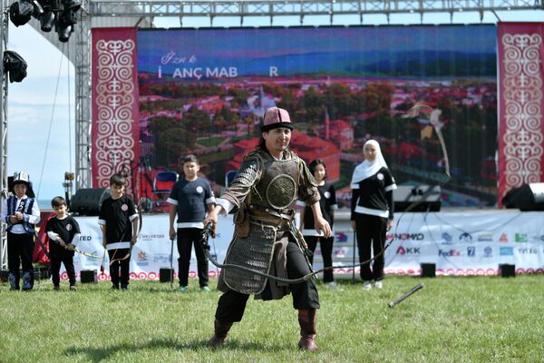 В Чолпон-Ате стартовала международная туристическая выставка-ярмарка Issyk-Kul ITF 2022 - Sputnik Кыргызстан