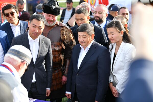 Иш-чарага министрлер кабинетинин төрагасы Акылбек Жапаров катышты - Sputnik Кыргызстан