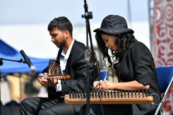 Концерт с участием исполнителей турецкой музыки - Sputnik Кыргызстан