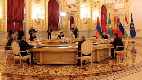 Встреча лидеров государств - членов ОДКБ в Москве - Sputnik Кыргызстан