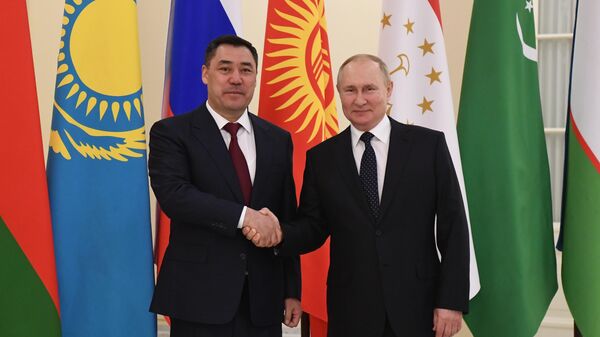 Президент РФ В. Путин принял участие в неформальной встрече руководителей государств - участников СНГ - Sputnik Кыргызстан