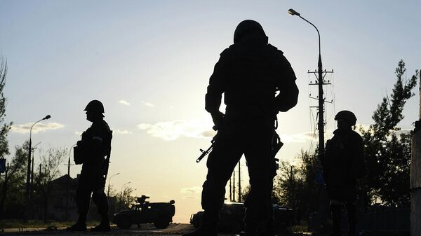 Появилось видео сдачи в плен украинских военных на заводе Азовсталь - Sputnik Кыргызстан
