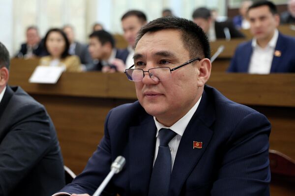Депутат Таалайбек Сарыбашев - Sputnik Кыргызстан