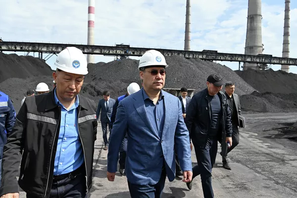 Сейчас на топливном складе хранится 283 тысячи 89 тонн угля. - Sputnik Кыргызстан