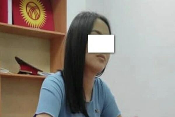 Правоохранители нашли 22-летнюю девушку и 37-летнего мужчину — оба жители столицы. У них изъяли травматический пистолет. - Sputnik Кыргызстан