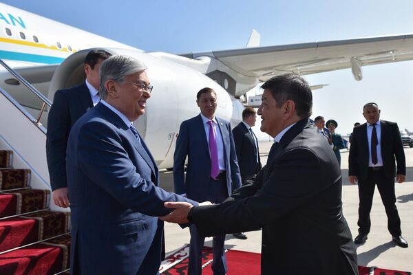 Президент Казахстана Касым-Жомарт Токаев прибыл в Кыргызстан с официальным визитом - Sputnik Кыргызстан