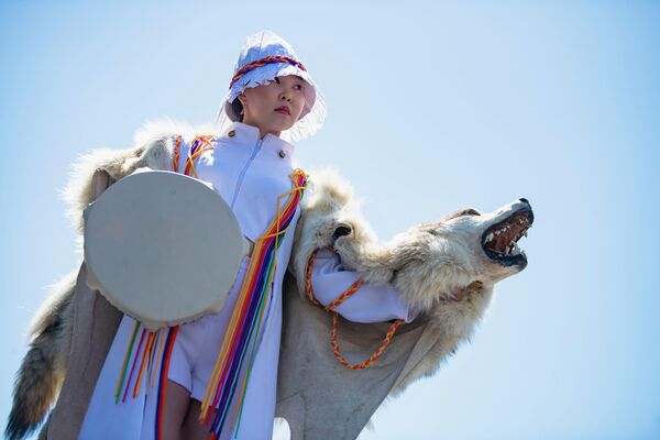 В рамках фестиваля прошел показ этнической моды - Sputnik Кыргызстан