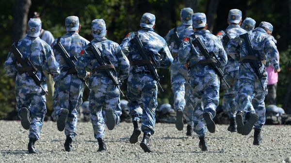 Морские пехотинцы армии Китая на учениях. Архивное фото - Sputnik Кыргызстан