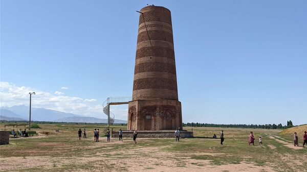 Башня Бурана в Чуйской области. Архивное фото - Sputnik Кыргызстан