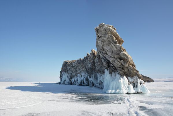 Озеро Байкал  — одно из семи чудес России. Это крупнейший природный резервуар пресной воды в мире. - Sputnik Кыргызстан