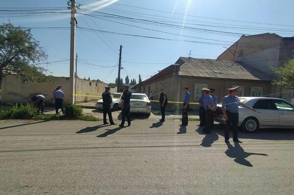 В Ноокатском районе произошло нападение со стрельбой, есть двое раненых - Sputnik Кыргызстан