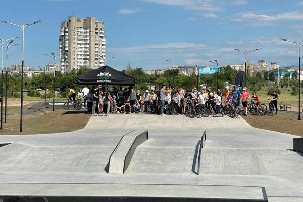 В парке &quot;Ынтымак-2&quot; открылся первый в Кыргызстане скейтпарк - Sputnik Кыргызстан