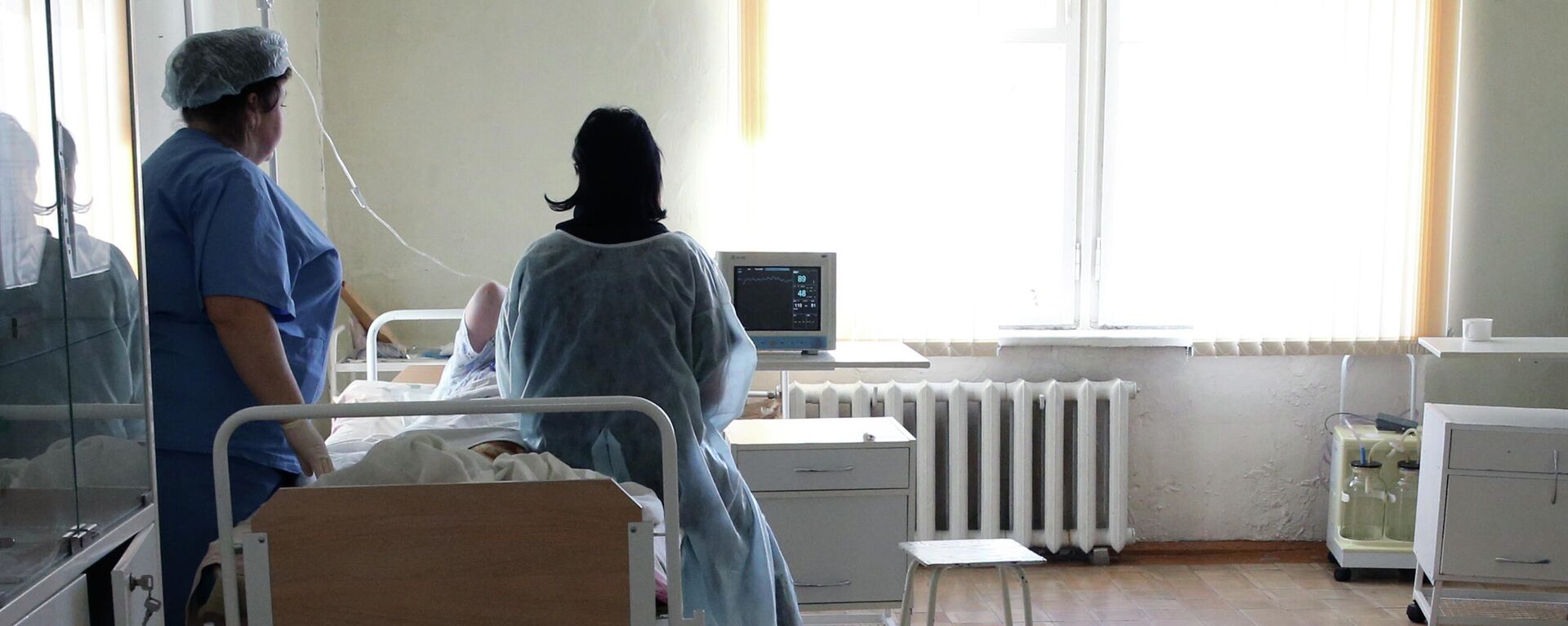 Женщина в палате больницы. Архивное фото - Sputnik Кыргызстан, 1920, 08.06.2022