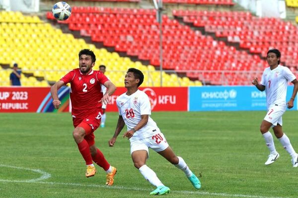Сборная Таджикистана по футболу разгромила команду Мьянмы со счетом 4:0 - Sputnik Кыргызстан