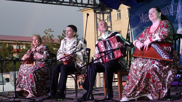 Концерт в рамках международного культурного проекта На языке музыки в Караколе - Sputnik Кыргызстан
