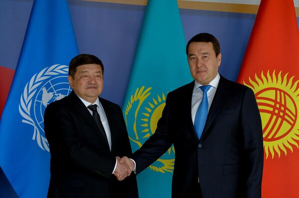 Важно, чтобы торгово-логистический комплекс на границе с Казахстаном заработал в полной мере в течение максимум трех лет - Sputnik Кыргызстан