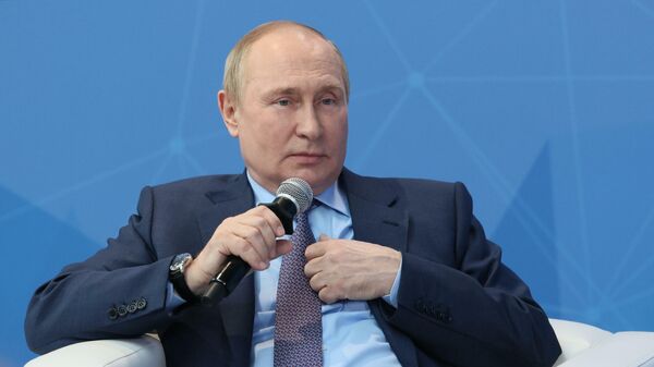Путин выступает на заседании ПМЭФ в Санкт-Петербурге — прямой эфир - Sputnik Кыргызстан