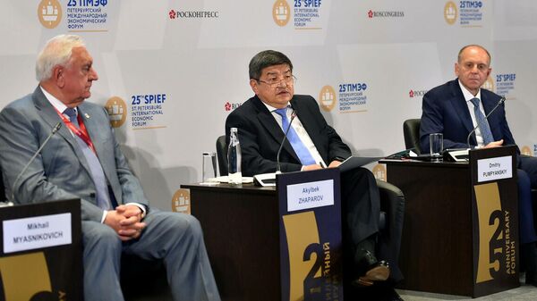 Председатель кабмина Акылбек Жапаров на XXV Петербургском международном экономическом форуме - Sputnik Кыргызстан