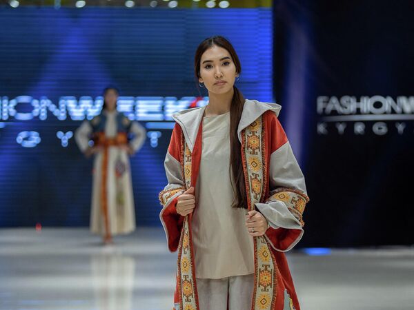 В Бишкеке прошла Fashion Week Kyrgyzstan — 2022 - Sputnik Кыргызстан