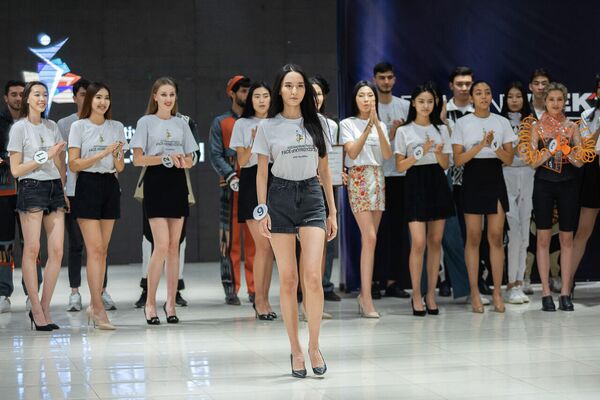 В рамках мероприятия также провели конкурс профессиональных моделей The Face of Asia, который стал отборочным туром международного конкурса красоты Asian Models Festival 2022 - Sputnik Кыргызстан