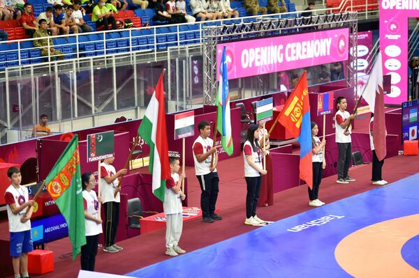 Глава кабмина отметил, что в чемпионате участвуют около 2 тысяч спортсменов более чем из 40 стран - Sputnik Кыргызстан
