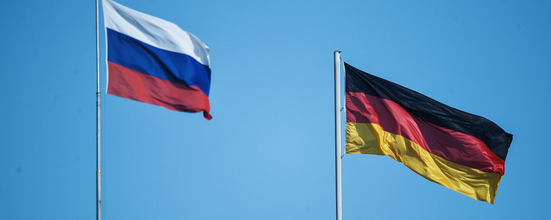 Флаги России и Германии в Берлине. Архивное фото - Sputnik Кыргызстан, 1920, 20.06.2022