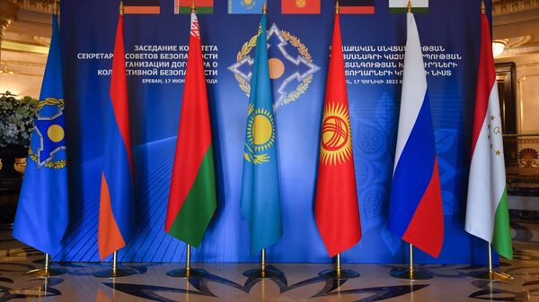 Флаги государств, входящих в Организацию Договора о коллективной безопасности (ОДКБ). Архивное фото - Sputnik Кыргызстан