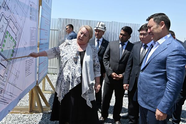 Кроме того, будут построены конференц-зал на 200 мест, общежитие для студентов на 200 мест и дневной стационар на 500 мест - Sputnik Кыргызстан