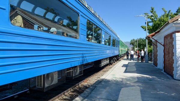 Поезд Бишкек — Балыкчи - Sputnik Кыргызстан