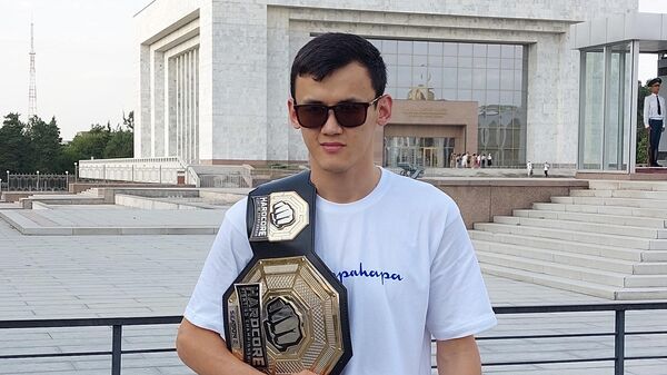 Победитель второго сезона лиги кулачных боев HFC Самат Кыргыз Абдырахманов - Sputnik Кыргызстан