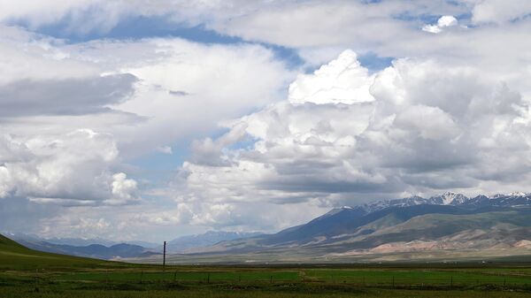 Вид на горы в Нарынской области. Архивное фото - Sputnik Кыргызстан