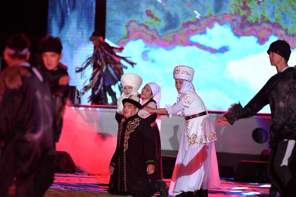 Международная программа &quot;Каракол — культурная столица&quot; стартовала в &quot;день рождения&quot; города — Караколу исполнилось 153 года - Sputnik Кыргызстан