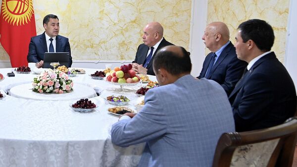 Встреча президента Садыра Жапарова с руководством МФГС - Sputnik Кыргызстан