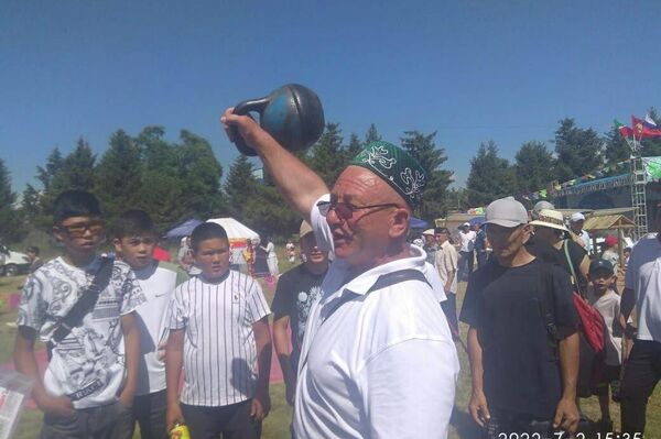 Жители города также могли принять участие в спортивных состязаниях - Sputnik Кыргызстан