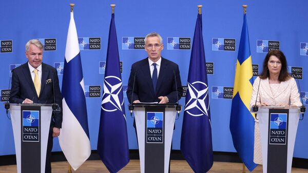 Подписание протоколов о присоединении Финляндии и Швеции в штаб-квартире НАТО в Брюсселе - Sputnik Кыргызстан