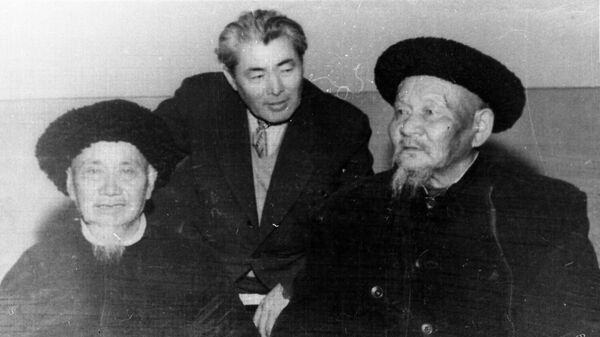 Кыргызские композитор и два комузиста — фото 1961 года - Sputnik Кыргызстан